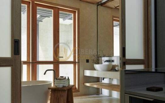 LTH5906 – WINDSHELL Naradhiwas Bare shell FOR SALE 3 beds 3 baths size 453 Sq.M. Nearby BTS Chong Nonsi Station ONLY 160 MB