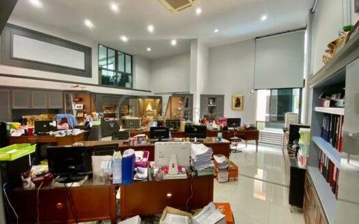 LTH5876 – Townhome FOR SALE in Sathorn 9 beds 7 baths size 439.17 Sq.M. Nearby BTS Saint Louis station ONLY 45 MB