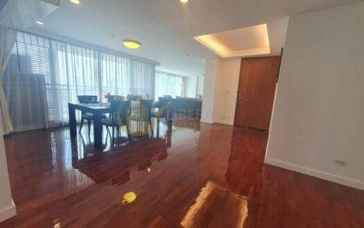 LTH5883 – Pet-Friendly Apartment FOR RENT in Sathorn 3 beds 3 baths Size 200 Sq.M. nearby BTS Surasak Station ONLY 85k/Month
