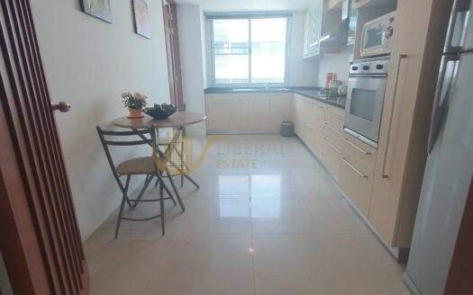 LTH5883 – Pet-Friendly Apartment FOR RENT in Sathorn 3 beds 3 baths Size 200 Sq.M. nearby BTS Surasak Station ONLY 85k/Month