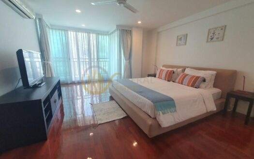 LTH5883 – Pet-Friendly Apartment FOR RENT in Sathorn 3 beds 3 baths Size 200 Sq.M. nearby BTS Surasak Station ONLY 85k/Month