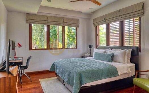 LTHC6078 – Single House with Private Swimming Pool FOR SALE 3 beds 3 baths size 842 Sq.M. Nearby BTS Punnawithi station ONLY 118 MB