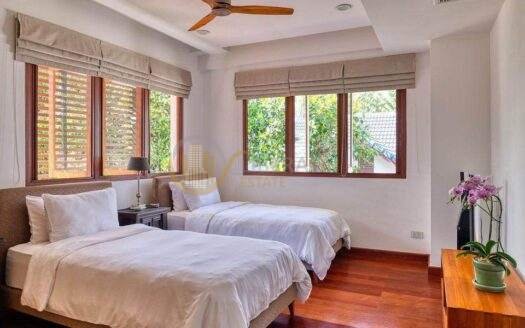 LTHC6078 – Single House with Private Swimming Pool FOR SALE 3 beds 3 baths size 842 Sq.M. Nearby BTS Punnawithi station ONLY 118 MB