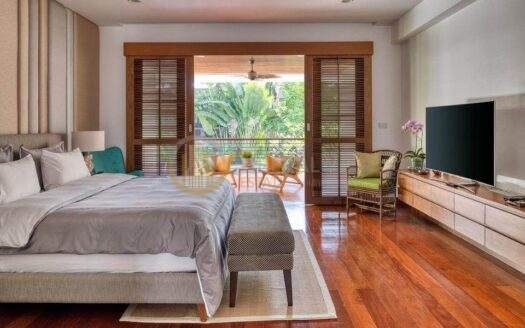 LTHC6078 – Single House with Private Swimming Pool FOR SALE 3 beds 3 baths size 842 Sq.M. Nearby BTS Punnawithi station ONLY 118 MB