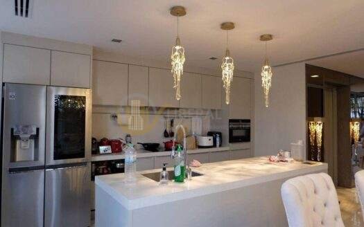 LTH6027 – Townhome FOR RENT in Phrom Phong 4 beds 5 baths size 425 Sq.M. Nearby BTS Phrom Phong station ONLY 250k/Month