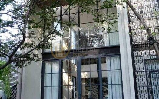 LTH6027 – Townhome FOR RENT in Phrom Phong 4 beds 5 baths size 425 Sq.M. Nearby BTS Phrom Phong station ONLY 250k/Month