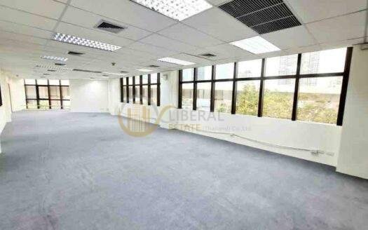 LTH6146 – Office FOR RENT in Phahonyothin size 210 Sq.M. Nearby BTS Phahonyothin 24 station ONLY 100,800 THB/month
