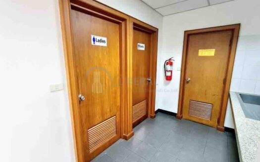 LTH6146 – Office FOR RENT in Phahonyothin size 210 Sq.M. Nearby BTS Phahonyothin 24 station ONLY 100,800 THB/month