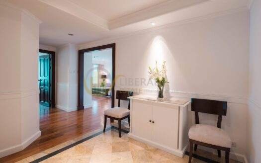 LTH6458 – Apartment for rent in Asoke 3 beds 3 baths Size 260 Sq.M. Near BTS Asoke station ONLY 130k/month