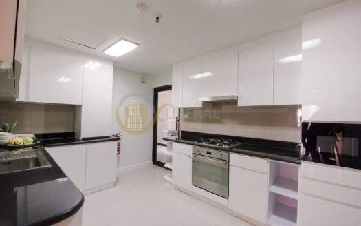 LTH6457 – Apartment for rent in Asoke 3 beds 3 baths Size 220 Sq.M. Near BTS Asoke station ONLY 110k/month