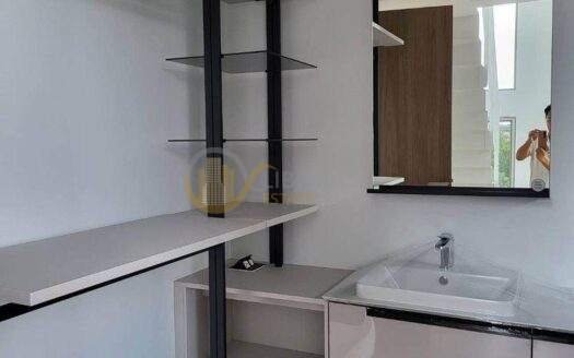 LTH6488 – Single House FOR RENT in RAMA9 3 beds 4 baths 324 Sq.M. Near BTS On Nut Station ONLY 300k/month