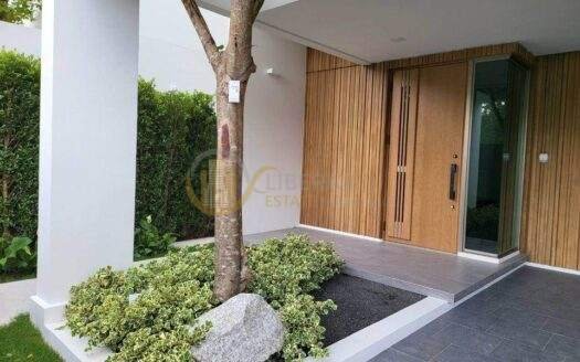 LTH6488 – Single House FOR RENT in RAMA9 3 beds 4 baths 324 Sq.M. Near BTS On Nut Station ONLY 300k/month