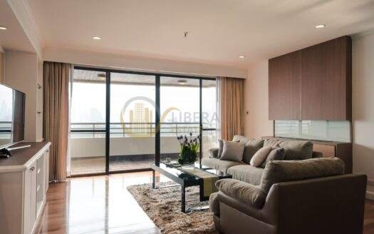 LTH6457 – Apartment for rent in Asoke 3 beds 3 baths Size 220 Sq.M. Near BTS Asoke station ONLY 110k/month