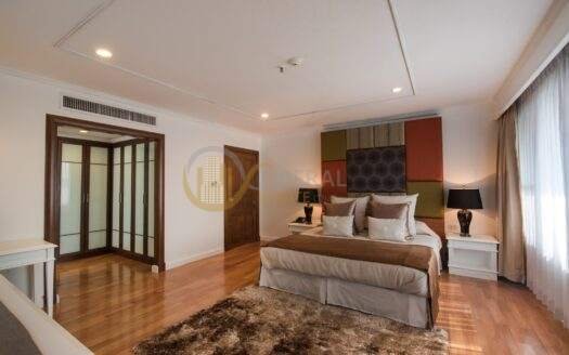 LTH6457 – Apartment for rent in Asoke 3 beds 3 baths Size 220 Sq.M. Near BTS Asoke station ONLY 110k/month