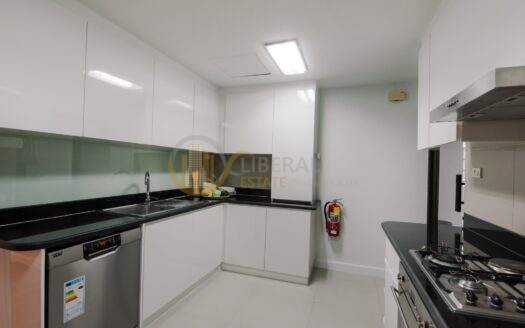 LTH6457 – Apartment for rent in Asoke 3 beds 3 baths Size 220 Sq.M. Near BTS Asoke station ONLY 110k/month