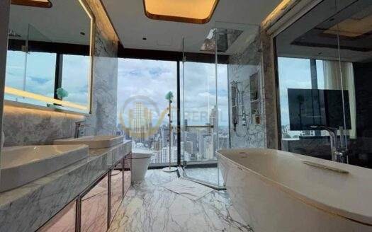 LTHC6579 – The Esse Asoke FOR RENT 3 beds 4 baths Size 244 Sq.M.Near BTS Asok stations ONLY 550k/month