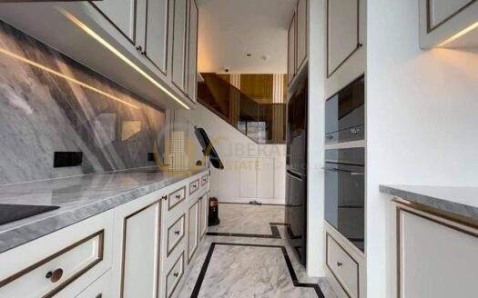 LTHC6579 – The Esse Asoke FOR RENT 3 beds 4 baths Size 244 Sq.M.Near BTS Asok stations ONLY 550k/month