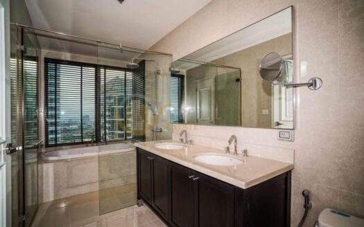 LTH6668 – Penthouse at The Emporio Place FOR RENT 3 beds 4 baths Size 170 Sq.M.Near BTS Phrom Phong stations ONLY 160k/month