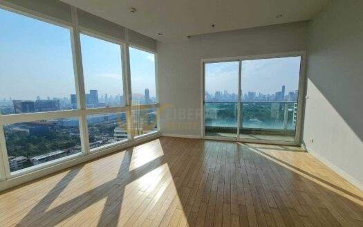 LTH6731 – millennium condominium FOR RENT 3 beds 3 baths Size 193 Sq.M.Near BTS Asok stations ONLY 200k/month