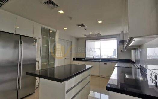 LTH6810 – Private Residence FOR RENT 4 beds 5 baths Size 560 Sq.M.Near BTS Chongnonsri stations ONLY 270k/month