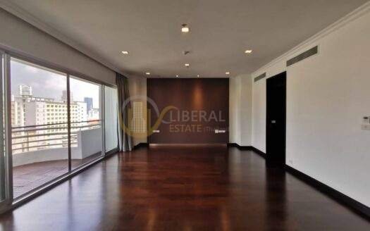 LTH6810 – Private Residence FOR RENT 4 beds 5 baths Size 560 Sq.M.Near BTS Chongnonsri stations ONLY 270k/month
