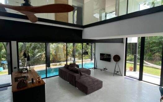 LTHC6835 – House FOR SALE at Bang Kra Chao 3 beds 3 baths 300 sq.M.Near Bang Na station ONLY 30 MB