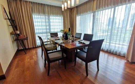 LTH6944 – Royal Residence Park FOR RENT 3 beds 3 baths Size 220 Sq.M.Near BTS Phloen Chit stations ONLY 120k/month