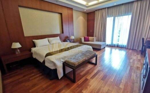 LTH6944 – Royal Residence Park FOR RENT 3 beds 3 baths Size 220 Sq.M.Near BTS Phloen Chit stations ONLY 120k/month