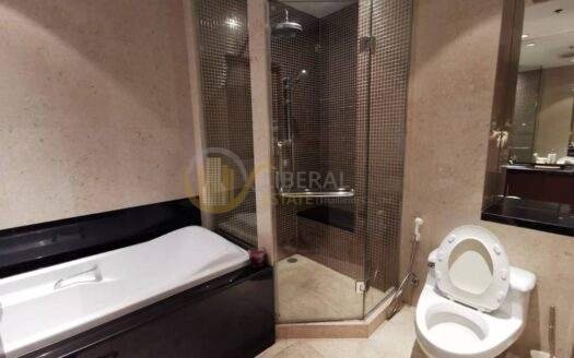 LTH6944 – Royal Residence Park FOR RENT 3 beds 3 baths Size 220 Sq.M.Near BTS Phloen Chit stations ONLY 120k/month