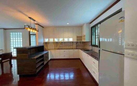 LTH7308 – Single House FOR RENT in Sukhumvit 4 5 beds 5 baths 100 sq.M.Near BTS Nana station ONLY 95k/month