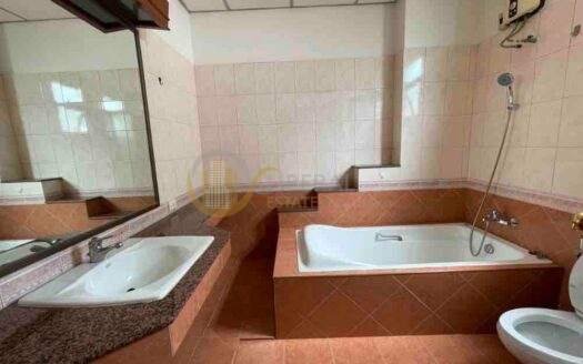 LTH7308 – Single House FOR RENT in Sukhumvit 4 5 beds 5 baths 100 sq.M.Near BTS Nana station ONLY 95k/month