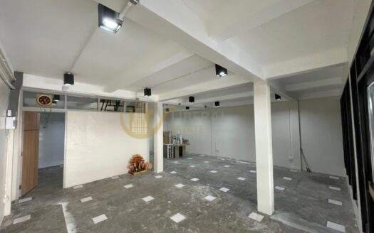 LTH6690 – Commercial Building FOR SALE in Surasak Size 340 Sq.M.Near BTS Surasak Station ONLY 19.8 MB