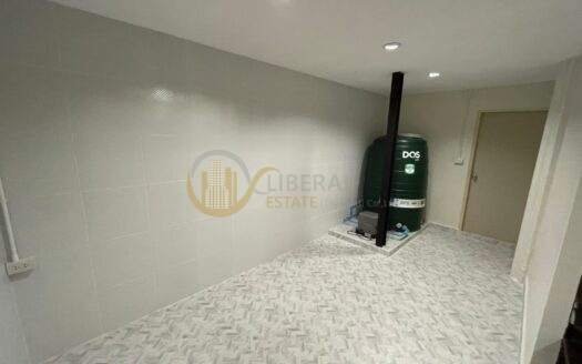 LTH6690 – Commercial Building FOR SALE in Surasak Size 340 Sq.M.Near BTS Surasak Station ONLY 19.8 MB