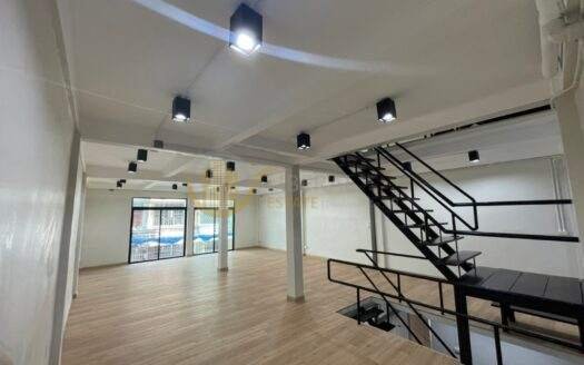 LTH6690 – Commercial Building FOR SALE in Surasak Size 340 Sq.M.Near BTS Surasak Station ONLY 19.8 MB