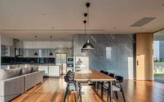 LTH6789 – Apartment FOR RENT in Bearing 3 beds 4 baths Size 210 Sq.M.Near BTS Bearing station ONLY 145k/month