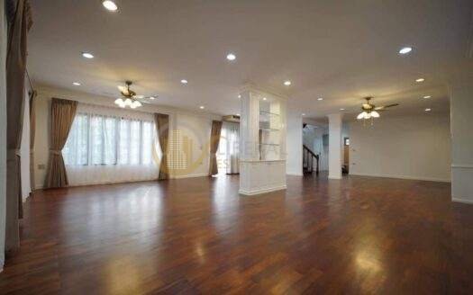 LTHC6794 – House FOR RENT in Bearing 4 beds 5 baths 800 sq.M.Near Bearing station ONLY 100k/month