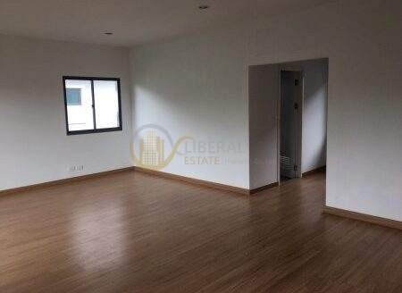LTHC6957 – House FOR SALE at Pattanakarn 3 beds 4 baths 242 sq.M. Near BTS Bearing station ONLY 18.2 MB