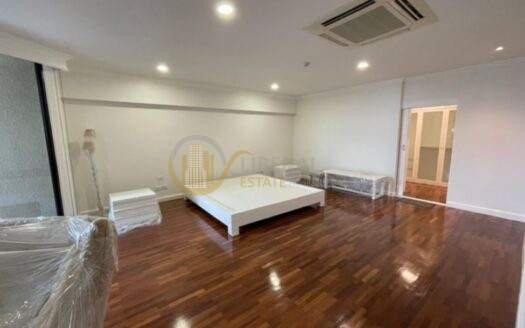 LTH7019 – City Lake Tower FOR RENT 3 beds 3 baths Size 319 Sq.M.Near BTS Asoke stations ONLY 100k/month