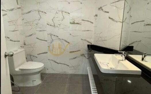 LTH7019 – City Lake Tower FOR RENT 3 beds 3 baths Size 319 Sq.M.Near BTS Asoke stations ONLY 100k/month