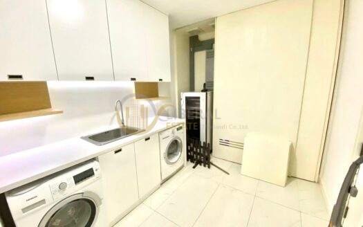 LTHC6980 – 185 Rajadamri FOR SALE 2 beds 2 baths Size 187 Sq.M.Near BTS Ratchadamri stations ONLY 115 MB