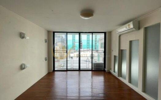 LTHC7056 – Commercial Building in Ratchada FOR RENT Size 400 Sq.M. Near MRT Rama 9 Station ONLY 50k/month