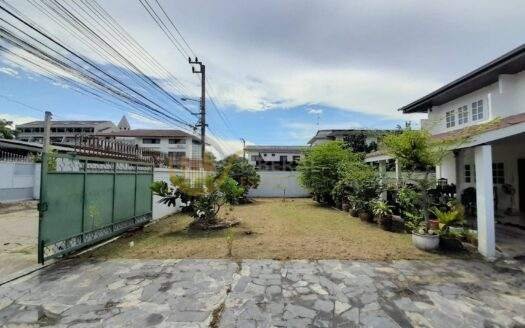 LTH7118 – Fire Sale a single house with a big land size 202 Sq.W in Bangjak, only 5 mins on 49.9 MB discount from 57.26 MB Can be both of residential and commercial space