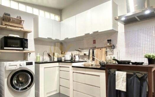 LTH7061 – Vintage Townhouse FOR RENT in Ekkamai 3 beds 2 baths size 165 Sq.M. Nearby BTS Ekkamai station ONLY 65k/Month