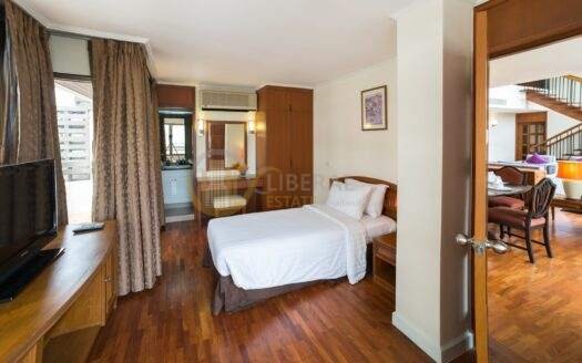 LTH5427 – Duplex Penthouse type Service Apartment FOR RENT in Silom 3 beds size 310 Sq.M. Nearby MRT Silom station ONLY 120k/Month