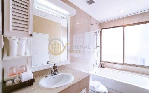 LTH5427 – Duplex Penthouse type Service Apartment FOR RENT in Silom 3 beds size 310 Sq.M. Nearby MRT Silom station ONLY 120k/Month