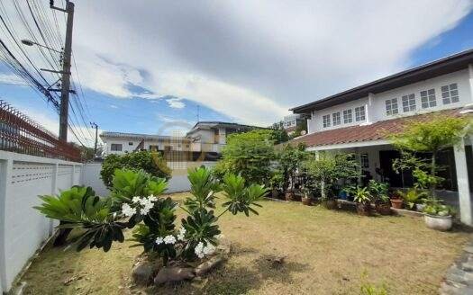 LTH7020 – Fire Sale a single house with big land size 202 Sq.W in Bangjak, only 5 mins on 49.9 MB discount from 57.26 MB Can be both residential and commercial space