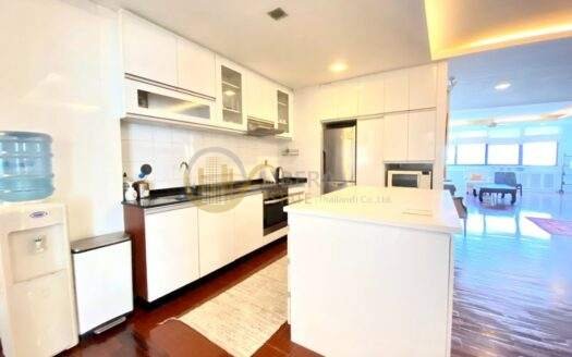 LTHC7356– Sukhumvit Casa FOR RENT 3 beds 3 baths size 210 Sq.M.Near BTS Asok station ONLY 65k/month