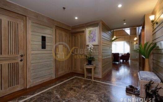 LTH7365– Duplex Penthouse Apartment in Sathorn FOR RENT 6 beds 7 baths size 450 Sq.M.Near BTS Chong Nonsi station ONLY 250k/month