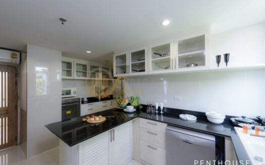 LTH7365– Duplex Penthouse Apartment in Sathorn FOR RENT 6 beds 7 baths size 450 Sq.M.Near BTS Chong Nonsi station ONLY 250k/month