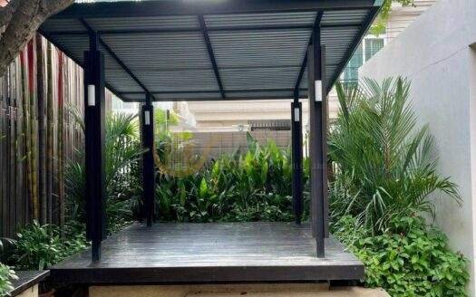 LTHC7209 – Single House FOR SALE in Ekkamai 5 beds 4 baths Size 650 Sq.M.Near BTS Ekkamai station ONLY 110 MB